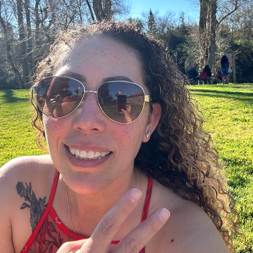 Meet your Posher, Alicia